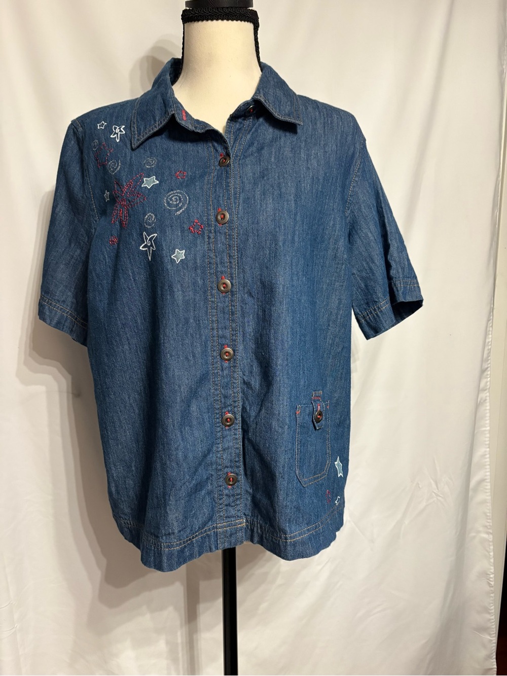 City Blues by Koret Blue Jean Top with Embroidered Stars. SZ PL Grandmacore